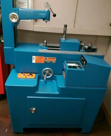 The ITW composite tester measuring tooth-to-tooth error and runout.